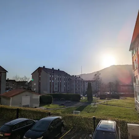 Daire Hjemmekoselig Pa Landas *